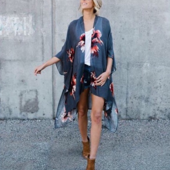 Sweaters - Gray Floral Print Kimono